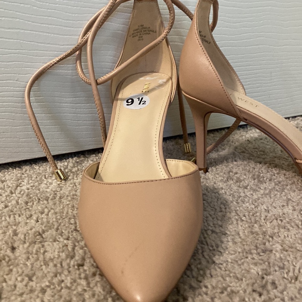 Nine West Nude Heels - Picture 4 of 9